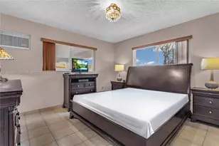 5660 W 13th Ct, Hialeah, FL 33012 - Photo 6