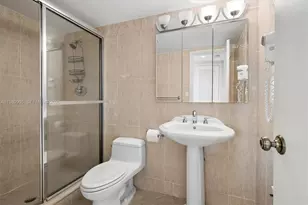 5001 Collins Ave, Miami Beach, FL 33140 - Photo 18