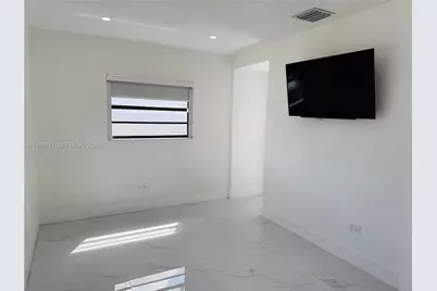 706 W 40th Pl #Efficiency, Hialeah, FL 33012 - Photo 16