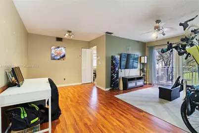 1250 SW 113th Ter #203, Pembroke Pines, FL 33025 - Photo 8