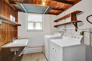 221 NE 48th Terrace, Miami, FL 33137 - Photo 20