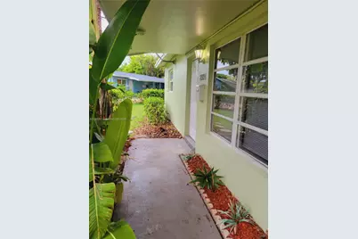 2504 NW 9th Ln #2, Wilton Manors, FL 33311 - Photo 2