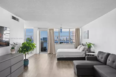 250 174th St #915, Sunny Isles Beach, FL 33160 - Photo 2