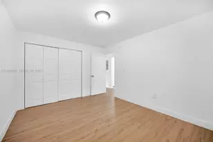 641 NW 2nd St, Miami, FL 33128 - Photo 10