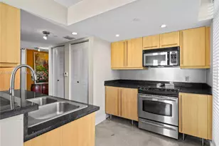 7600 Collins Ave, Miami Beach, FL 33141 - Photo 14