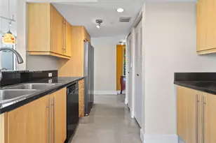 7600 Collins Ave, Miami Beach, FL 33141 - Photo 12