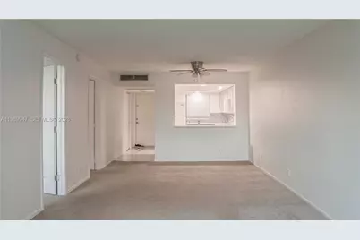 9421 Evergreen Pl #103, Davie, FL 33324 - Photo 6