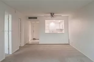 9421 Evergreen Pl, Davie, FL 33324 - Photo 6