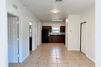 1027 NE 10th Ave #3, Fort Lauderdale, FL 33304 - Photo 2