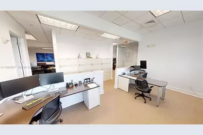 175 SW 7th St #1612, Miami, FL 33130 - Photo 2