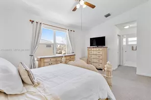 15462 NW 14th Ct, Pembroke Pines, FL 33028 - Photo 10