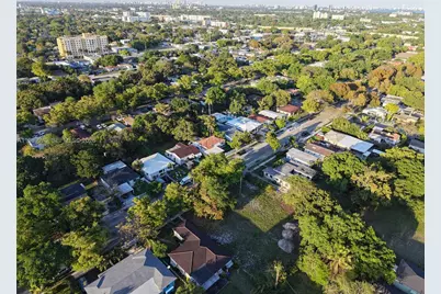 1060 NW 51 St, Miami, FL 33127 - Photo 4