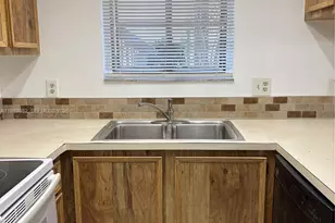 8444 Shadow Ct, Coral Springs, FL 33071 - Photo 4