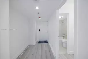 100 Lincoln Rd, Miami Beach, FL 33139 - Photo 10