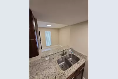1990 NW 4th Ct #7, Miami, FL 33136 - Photo 4