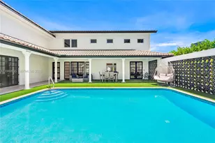 472 Sunset Dr, Hallandale Beach, FL 33009 - Photo 1