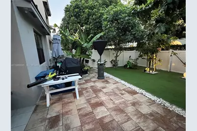 330 NW 33rd Ln, Pompano Beach, FL 33069 - Photo 32