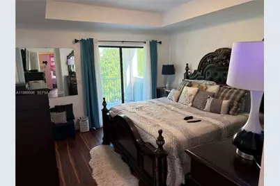 330 NW 33rd Ln, Pompano Beach, FL 33069 - Photo 2