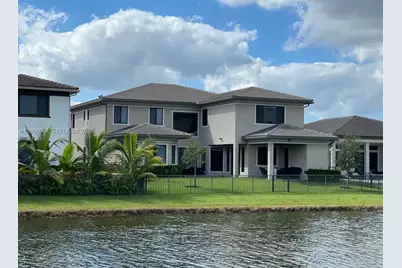 10545 S Lago Vista Circle, Parkland, FL 33076 - Photo 2