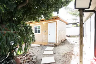 10760 SW 28th St, Miami, FL 33165 - Photo 30