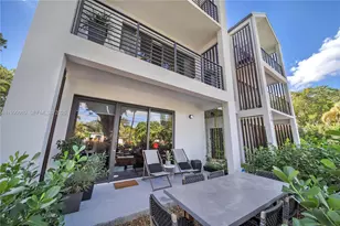 320 NE 126th St, North Miami, FL 33161 - Photo 2