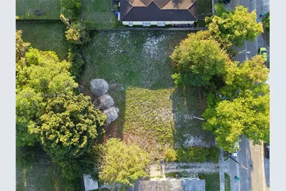 1060 NW 51 St, Miami, FL 33127 - Photo 8