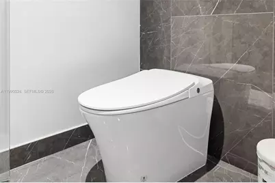 20 NE 11th St #2306A, Miami, FL 33132 - Photo 4