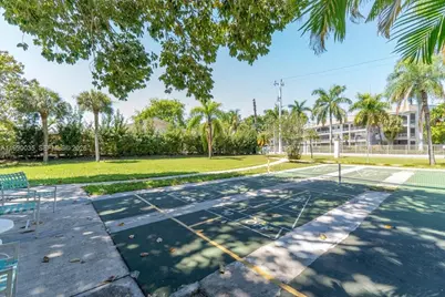 581 Blue Heron Dr #205-B, Hallandale Beach, FL 33009 - Photo 26