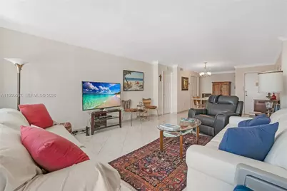 245 18th St #904, Miami Beach, FL 33139 - Photo 2