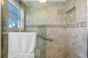 245 18th St, Miami Beach, FL 33139 - Photo 18