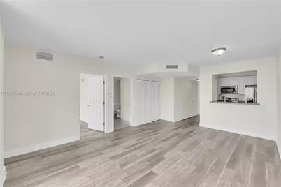 900 SW 8th St #1110, Miami, FL 33130 - Photo 12