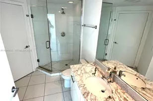 55 SE 6th St, Miami, FL 33131 - Photo 8