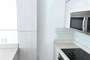 55 SE 6th St, Miami, FL 33131 - Photo 6