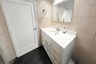 136 SE 2nd Ct, Dania Beach, FL 33004 - Photo 14