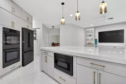 4953 Kensington Cir, Coral Springs, FL 33076 - Photo 16