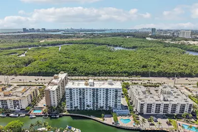 2841 NE 163rd St #605, North Miami Beach, FL 33160 - Photo 32