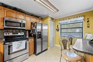 901 Colony Point Cir, Pembroke Pines, FL 33026 - Photo 12