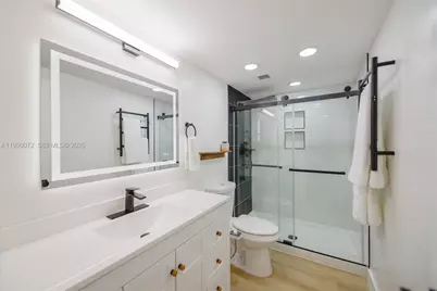 1980 S Ocean Dr #17E, Hallandale Beach, FL 33009 - Photo 36