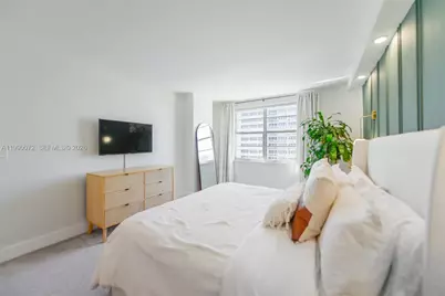 1980 S Ocean Dr #17E, Hallandale Beach, FL 33009 - Photo 28