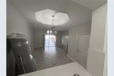 8260 NW 10th #7, Miami, FL 33126 - Photo 8