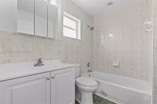 841 NW 10th St, Hallandale Beach, FL 33009 - Photo 12