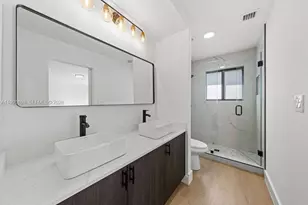 10510 SW 148th Ave Dr, Miami, FL 33196 - Photo 14