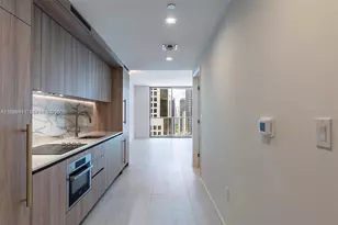 77 SE 5th St, Miami, FL 33131 - Photo 4