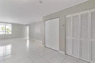 250 180th Dr, Sunny Isles Beach, FL 33160 - Photo 4