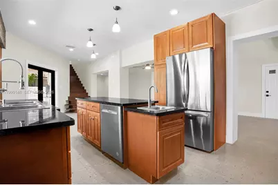 545 S Shore Dr, Miami Beach, FL 33141 - Photo 38
