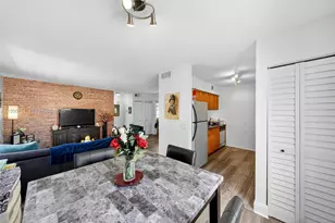 365 SW 86th Ave, Pembroke Pines, FL 33025 - Photo 24