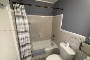 421 NE 1st St, Hallandale Beach, FL 33009 - Photo 14