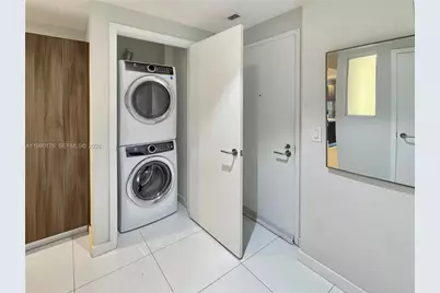 851 NE 1st Ave #302, Miami, FL 33132 - Photo 8