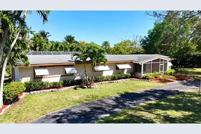 15501 SW 88th Ave, Palmetto Bay, FL 33157 - Photo 2