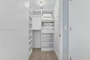 1010 Brickell Ave, Miami, FL 33131 - Photo 20